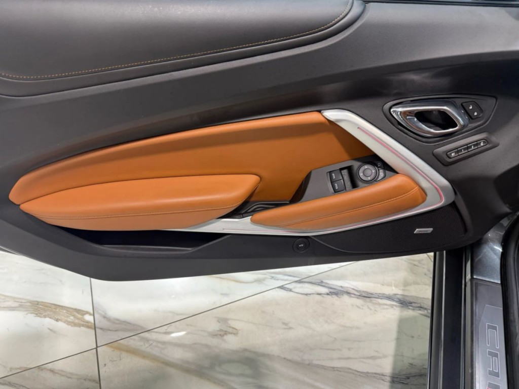 2017 Chevrolet Camaro Image 10