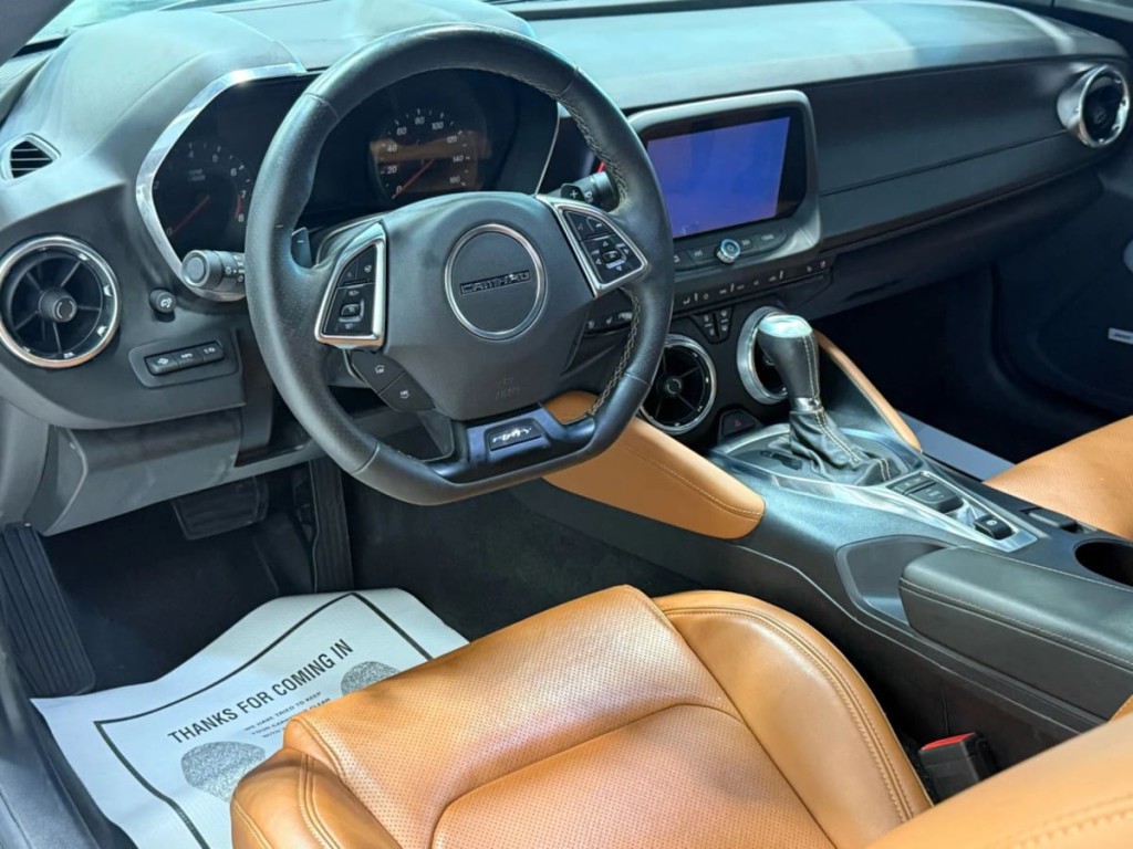 2017 Chevrolet Camaro Image 12