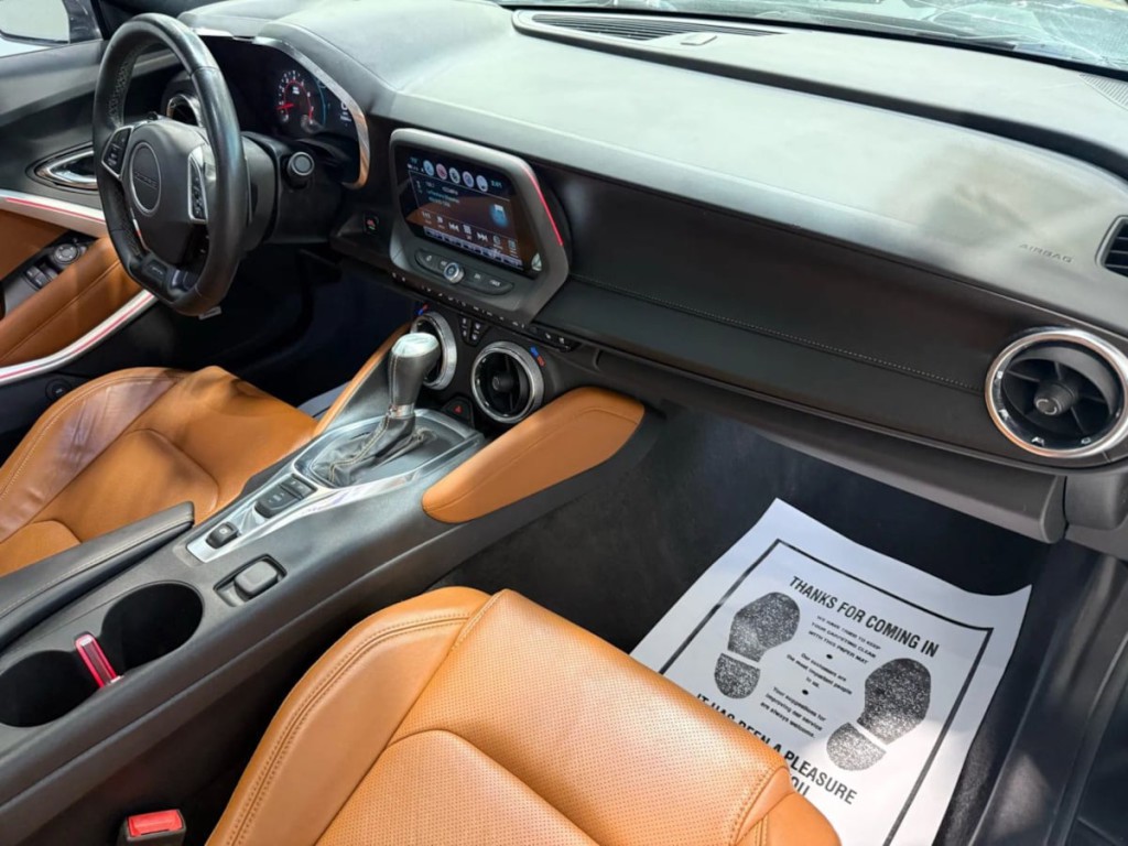 2017 Chevrolet Camaro Image 24