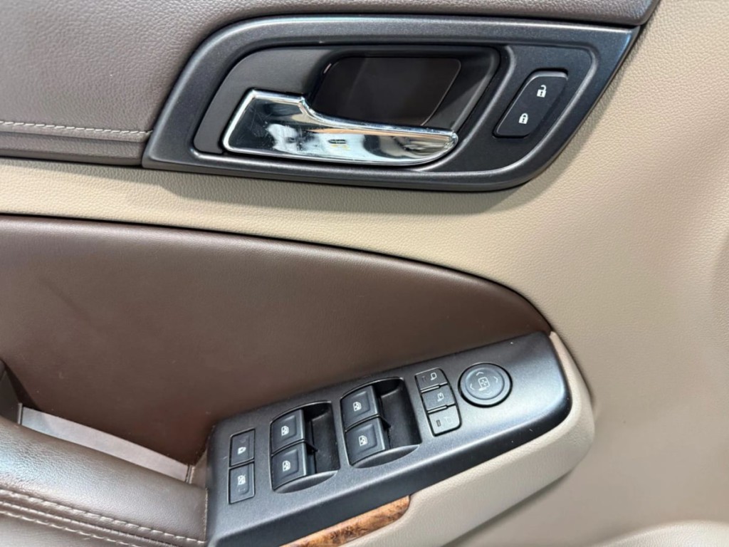 2016 Chevrolet Tahoe Image 12