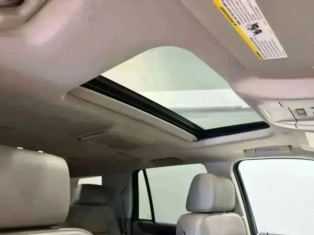 2016 Chevrolet Tahoe Image 30