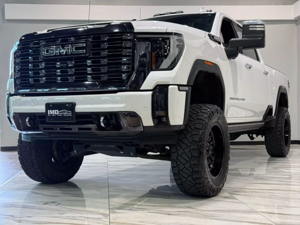 2024 GMC Sierra 2500 Image 2