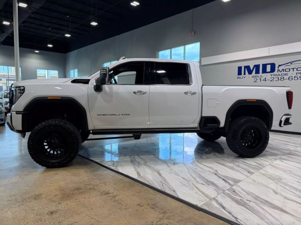 2024 GMC Sierra 2500 Image 9