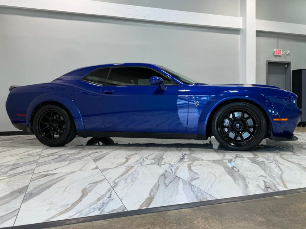 2021 Dodge Challenger Image 6