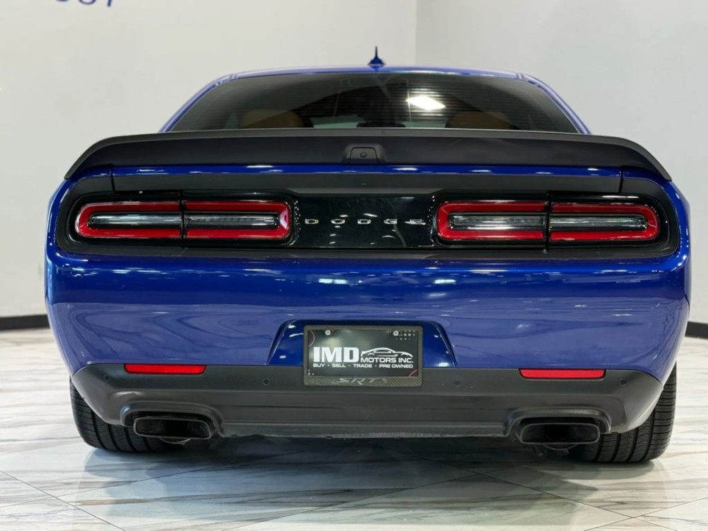 2021 Dodge Challenger Image 8