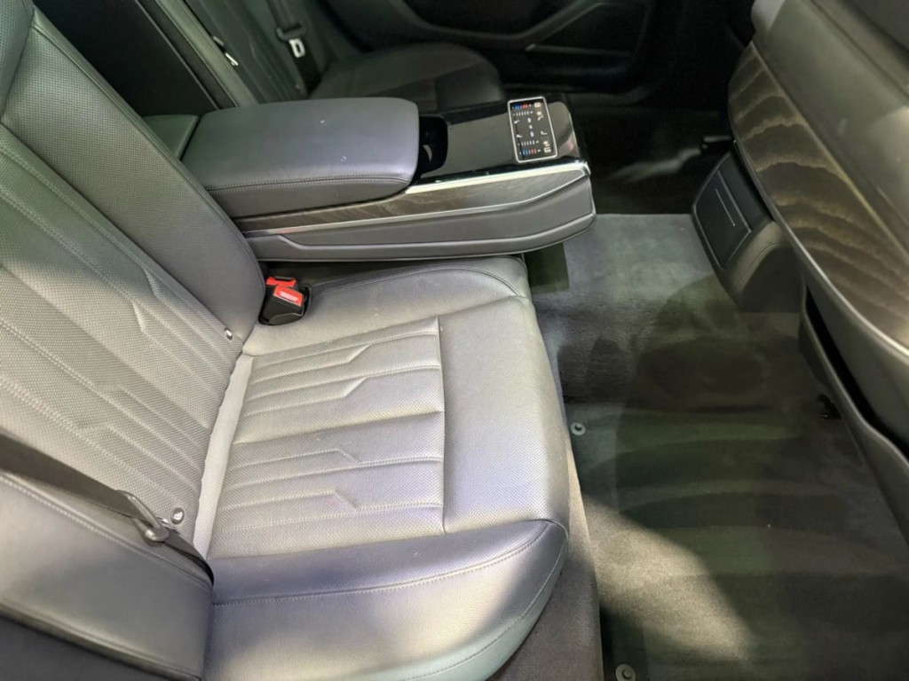 2019 Audi A8 Image 30