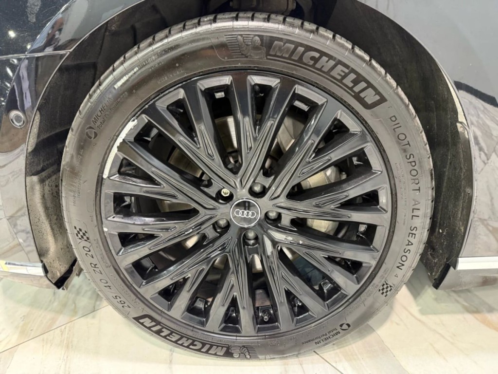 2019 Audi A8 Image 33