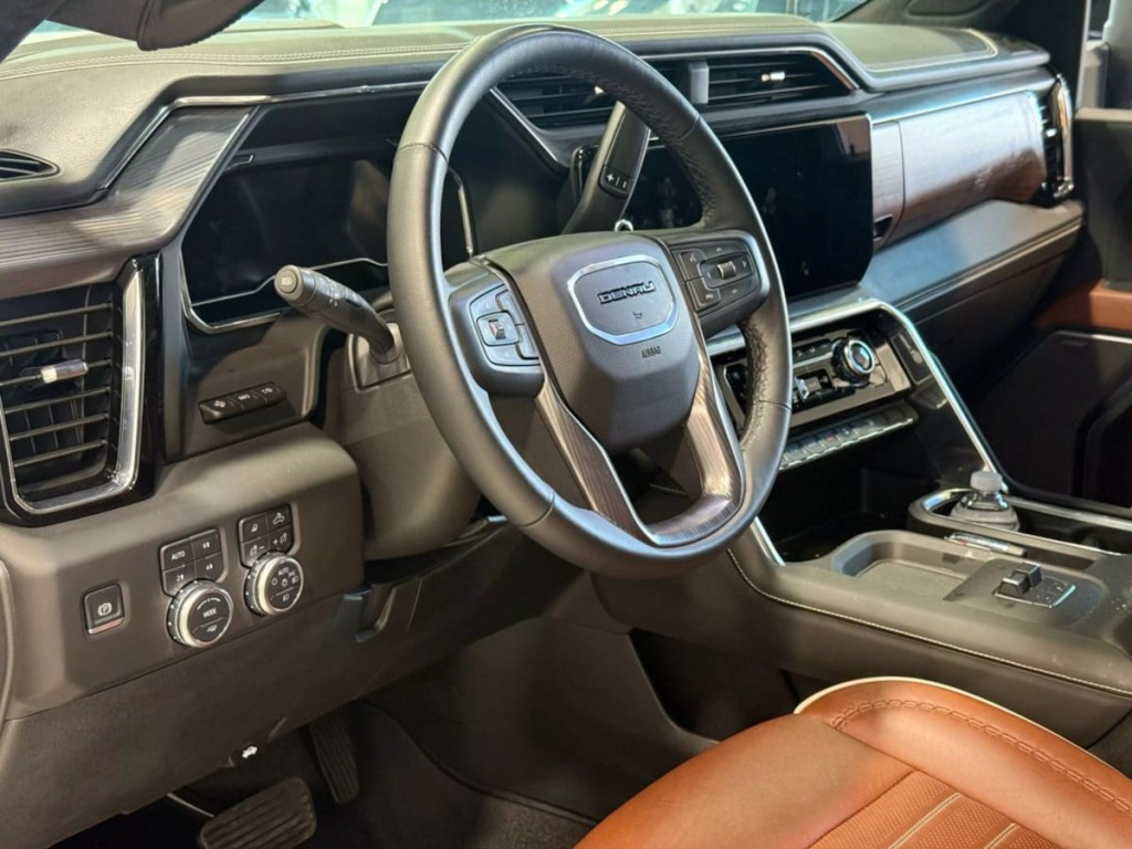 2025 GMC Sierra 3500 Image 6