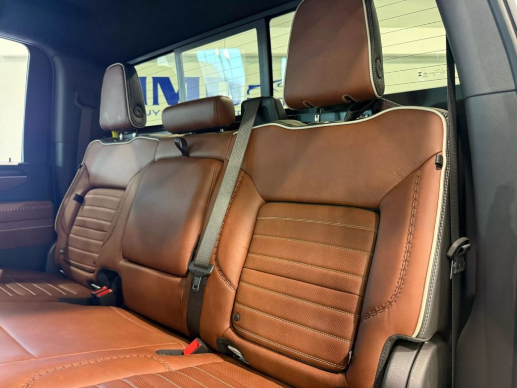 2025 GMC Sierra 3500 Image 19