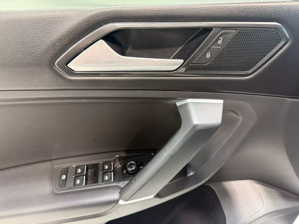 2018 Volkswagen Tiguan Image 12