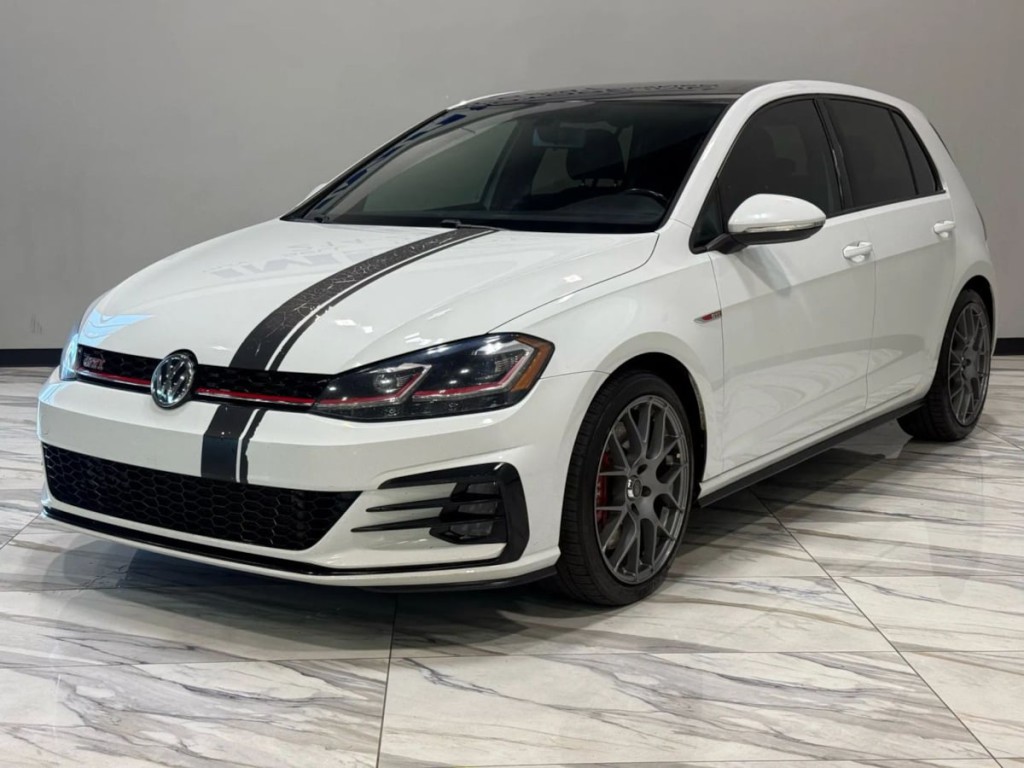 2019 Volkswagen GTI Image 2