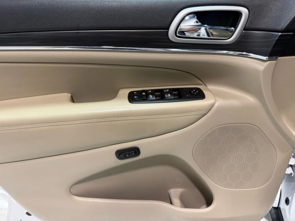 2020 Jeep Grand Cherokee Image 10