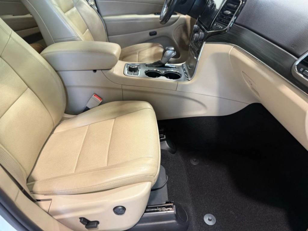 2020 Jeep Grand Cherokee Image 25