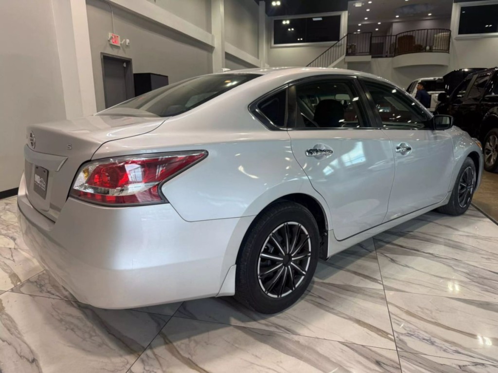 2015 Nissan Altima Image 6