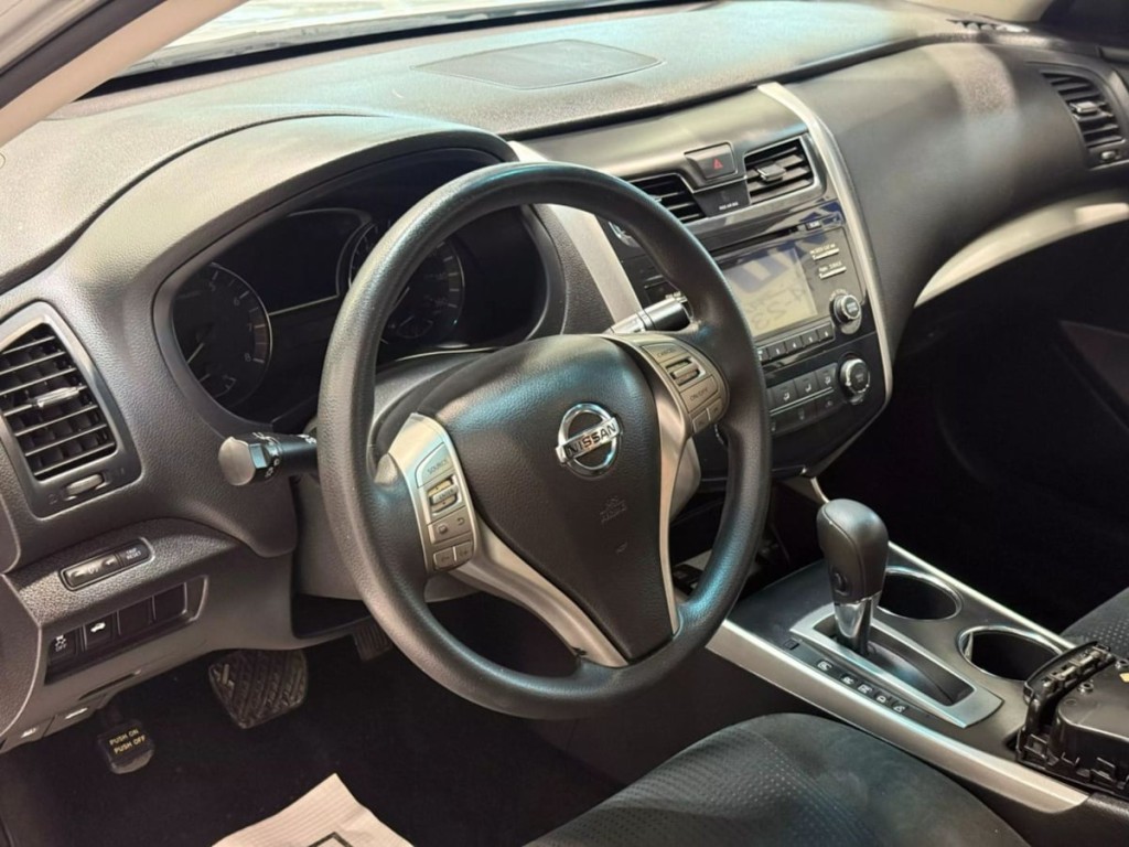 2015 Nissan Altima Image 12