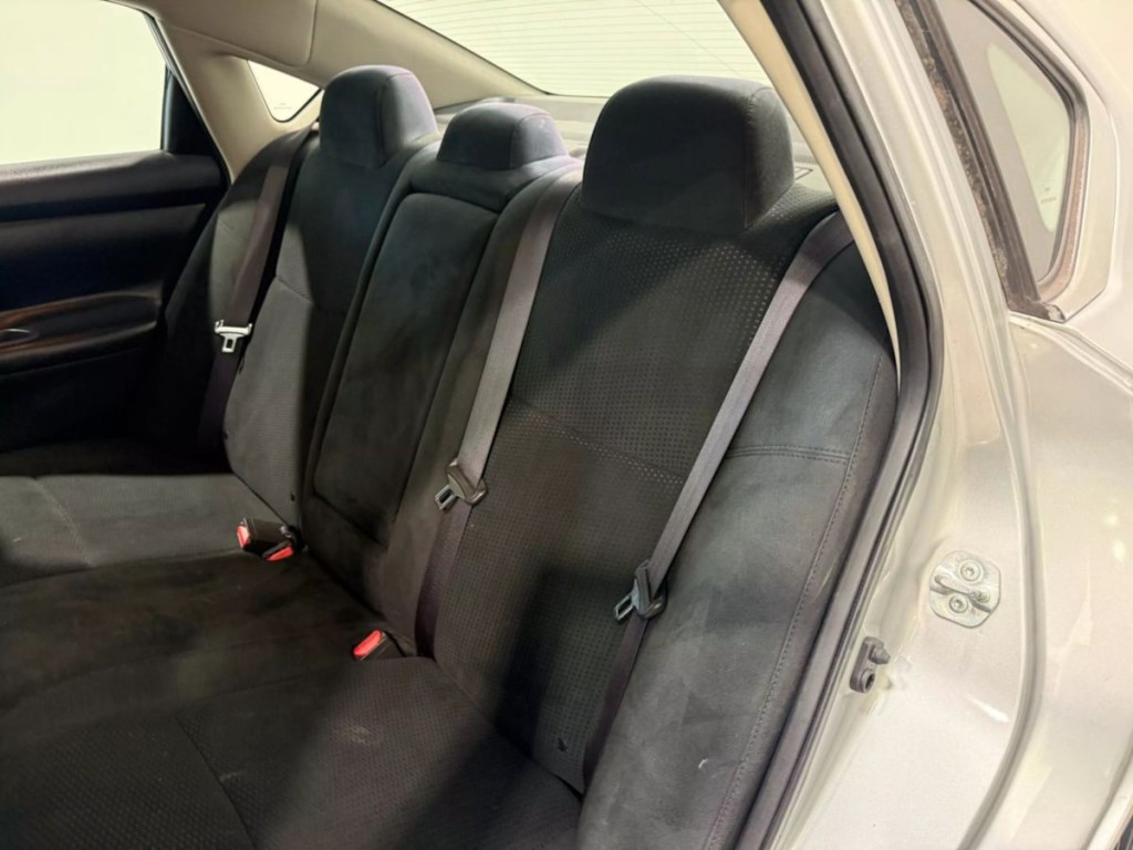 2015 Nissan Altima Image 25