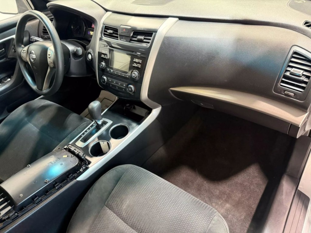 2015 Nissan Altima Image 26