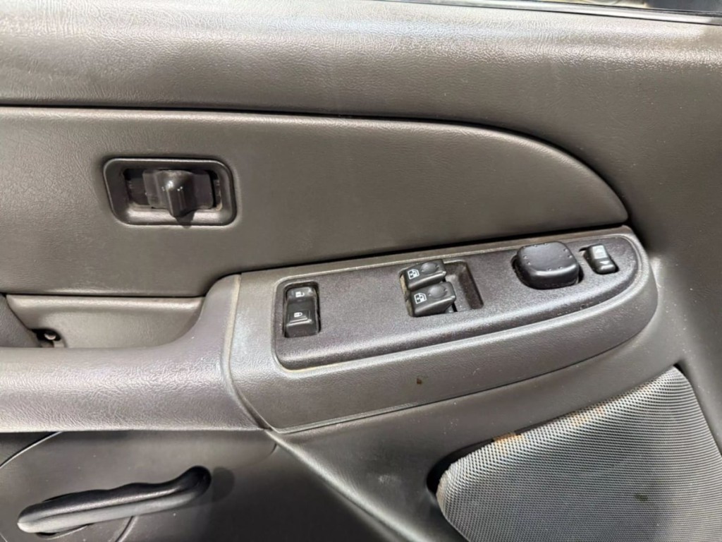 2007 Chevrolet Silverado 1500 Image 12