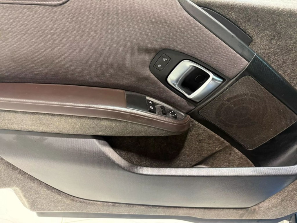 2015 BMW i3 Image 10