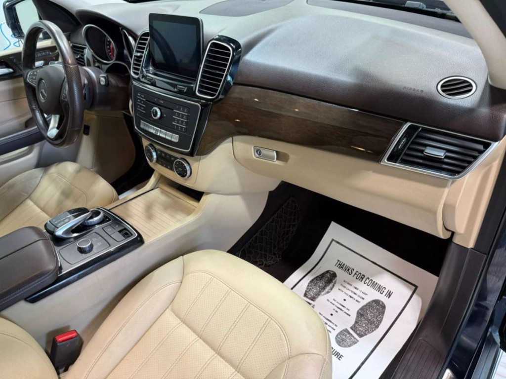 2016 Mercedes-Benz GLE-Class Image 26