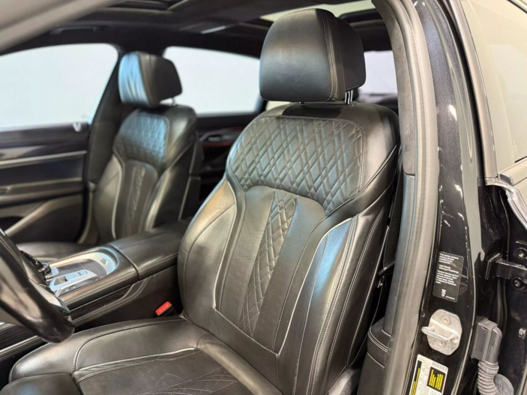 2019 BMW 7 Series Image 23