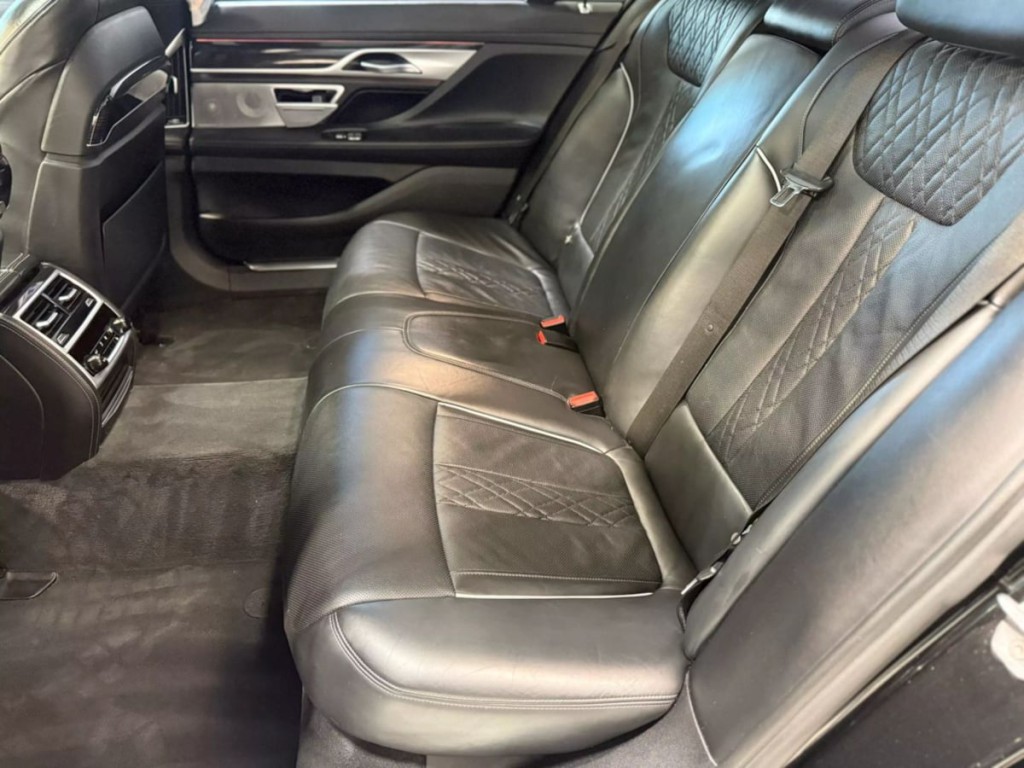 2019 BMW 7 Series Image 24