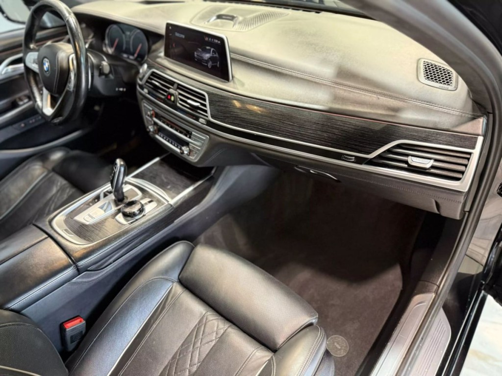 2019 BMW 7 Series Image 26