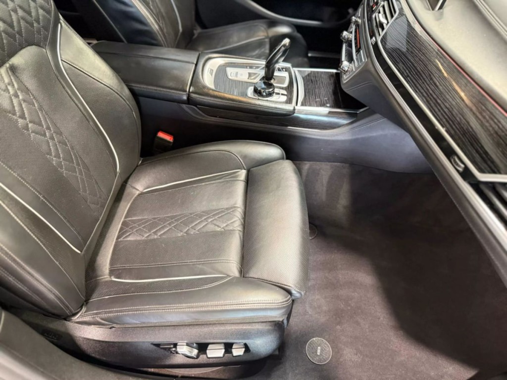 2019 BMW 7 Series Image 27