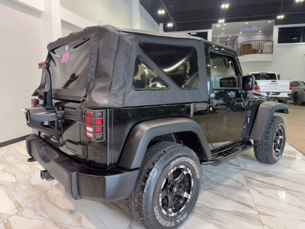 2011 Jeep Wrangler Image 6