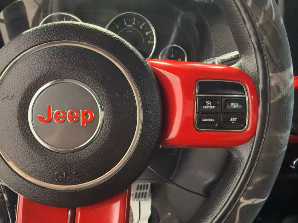 2011 Jeep Wrangler Image 14