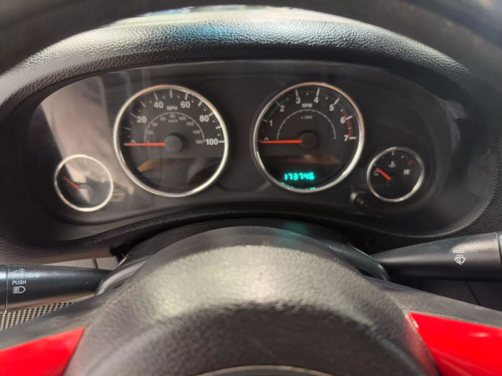 2011 Jeep Wrangler Image 18