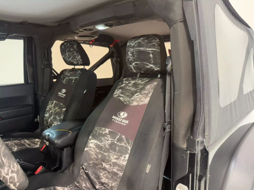 2011 Jeep Wrangler Image 21