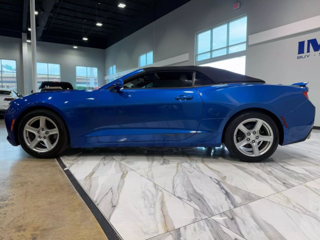 2017 Chevrolet Camaro Image 9