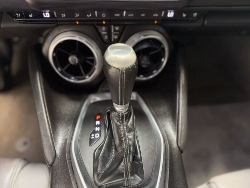 2017 Chevrolet Camaro Image 19