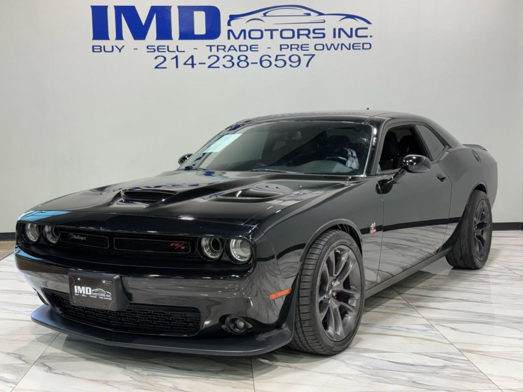 2020 Dodge Challenger Image 1