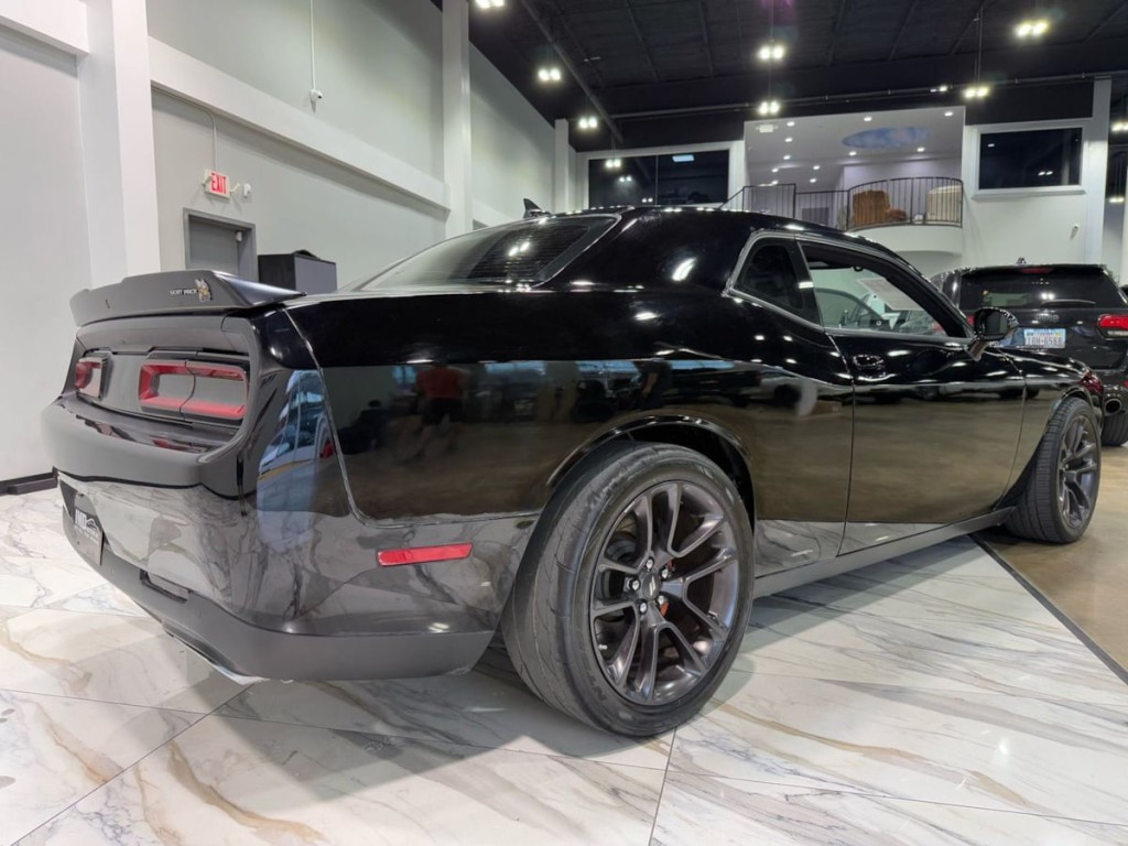 2020 Dodge Challenger Image 6
