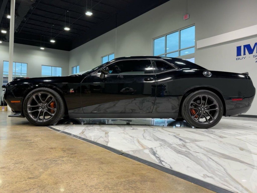 2020 Dodge Challenger Image 9