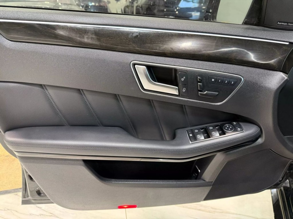 2013 Mercedes-Benz E-Class Image 10