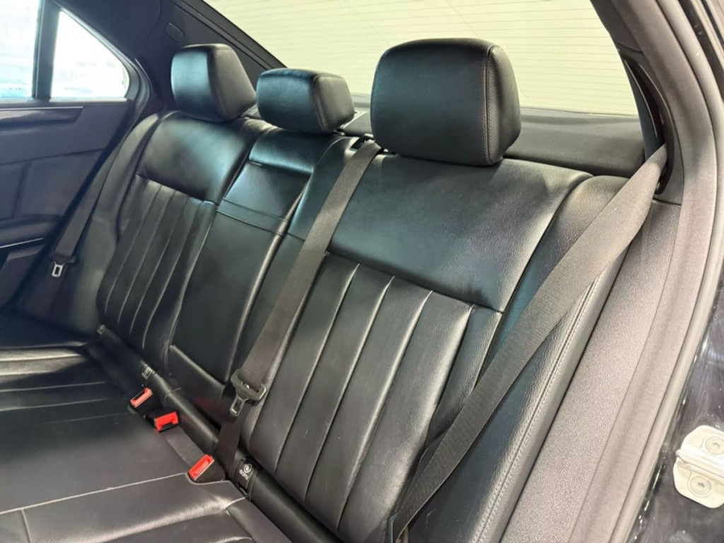 2013 Mercedes-Benz E-Class Image 26