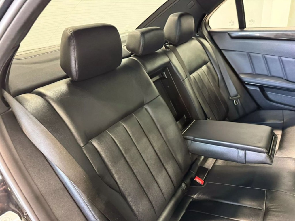 2013 Mercedes-Benz E-Class Image 32