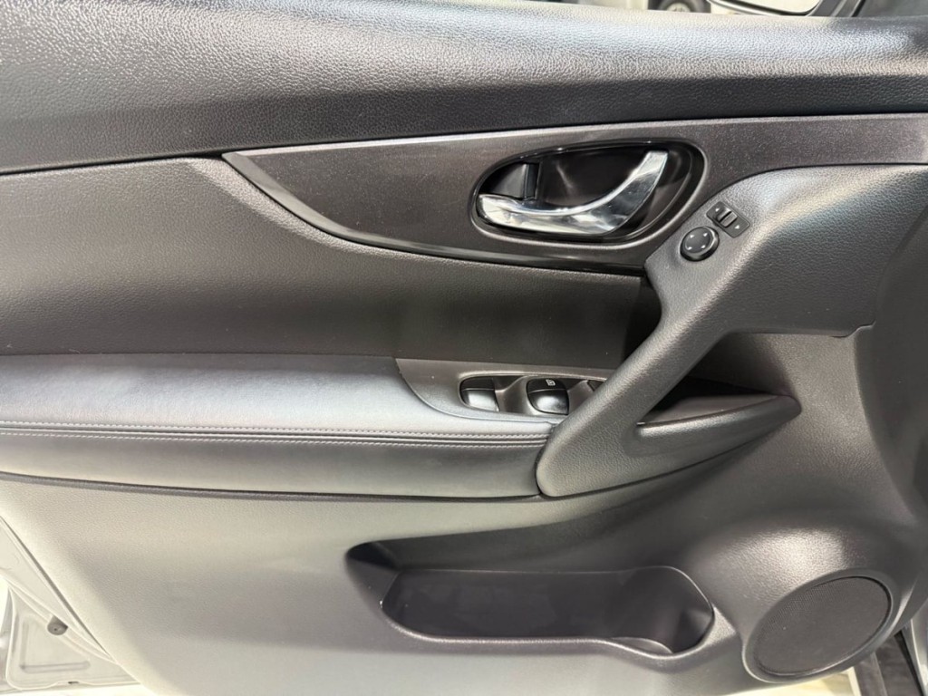 2018 Nissan Rogue Image 10