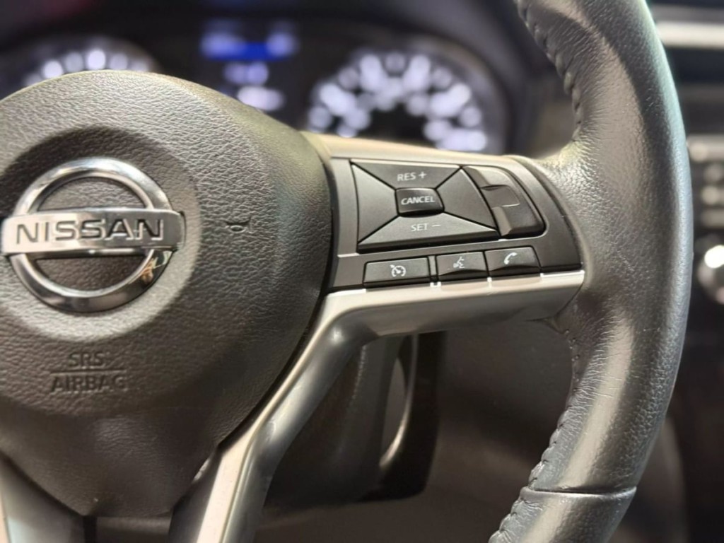2018 Nissan Rogue Image 16