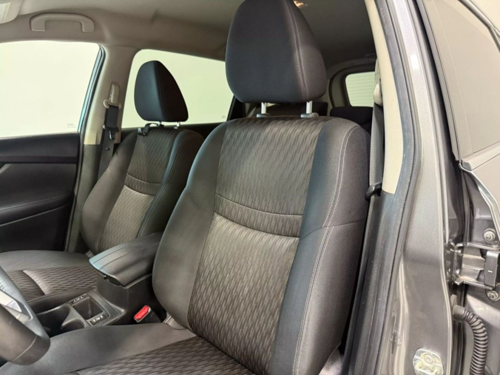 2018 Nissan Rogue Image 23