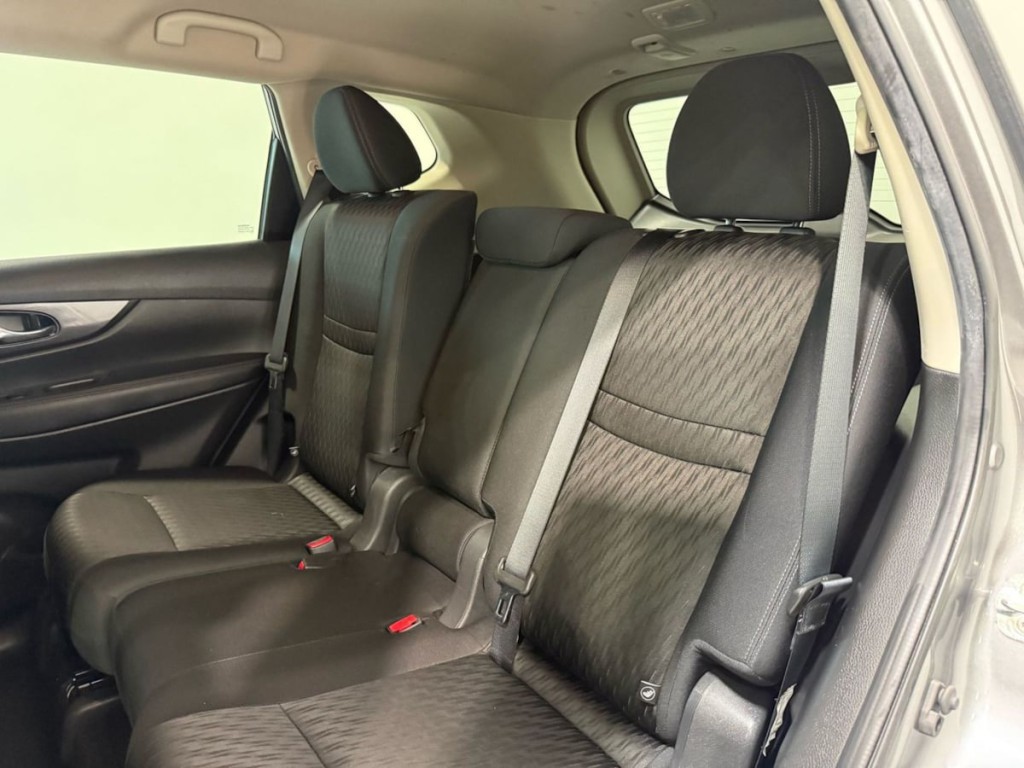 2018 Nissan Rogue Image 25