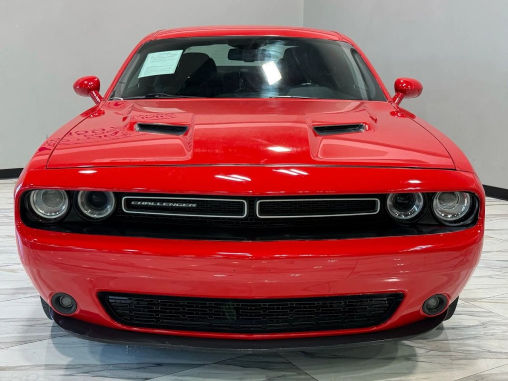 2019 Dodge Challenger Image 3