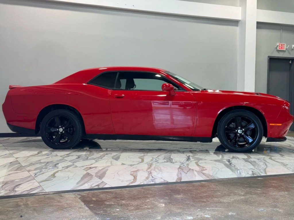2019 Dodge Challenger Image 5