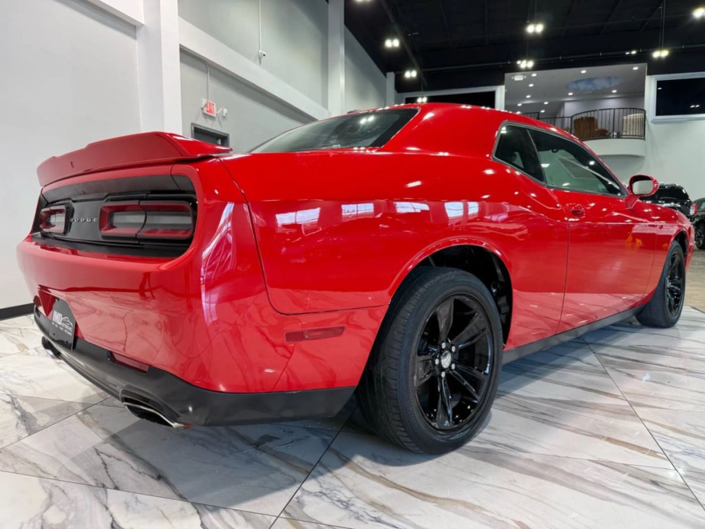 2019 Dodge Challenger Image 6
