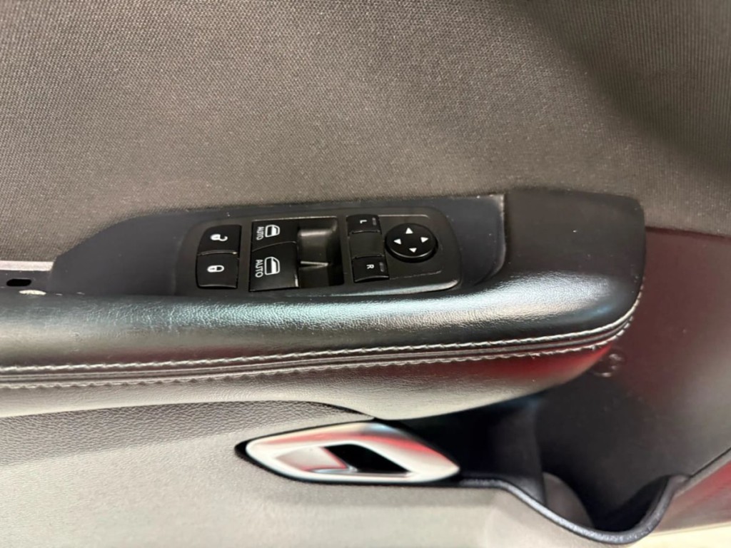 2019 Dodge Challenger Image 11
