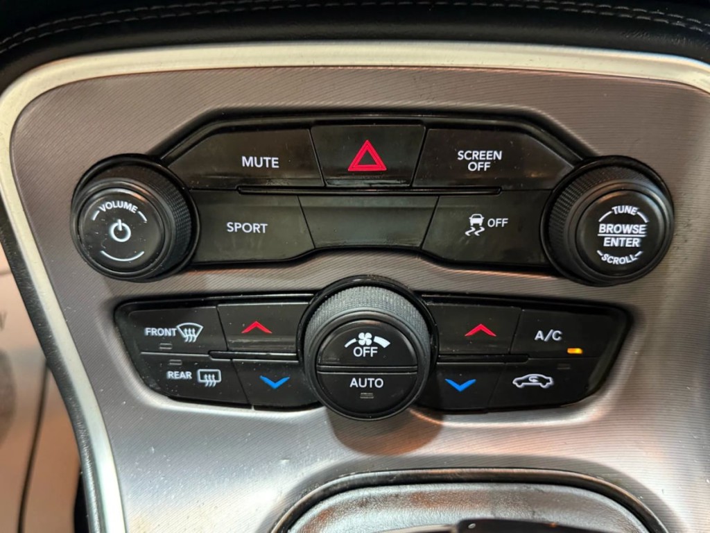2019 Dodge Challenger Image 18