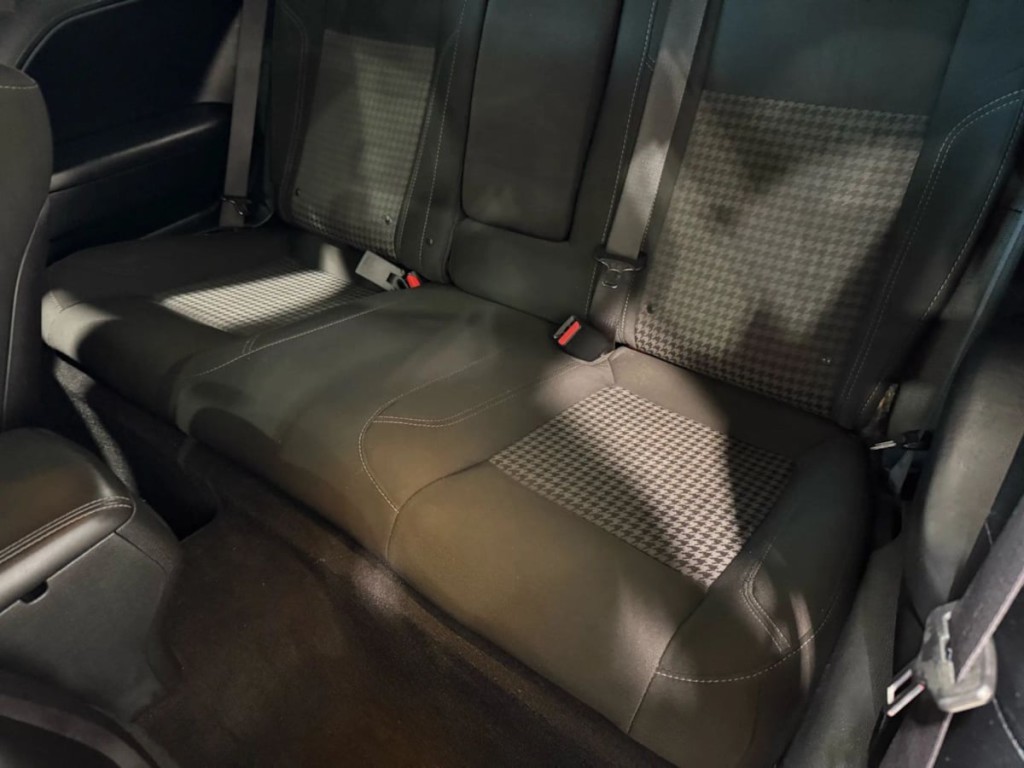 2019 Dodge Challenger Image 25